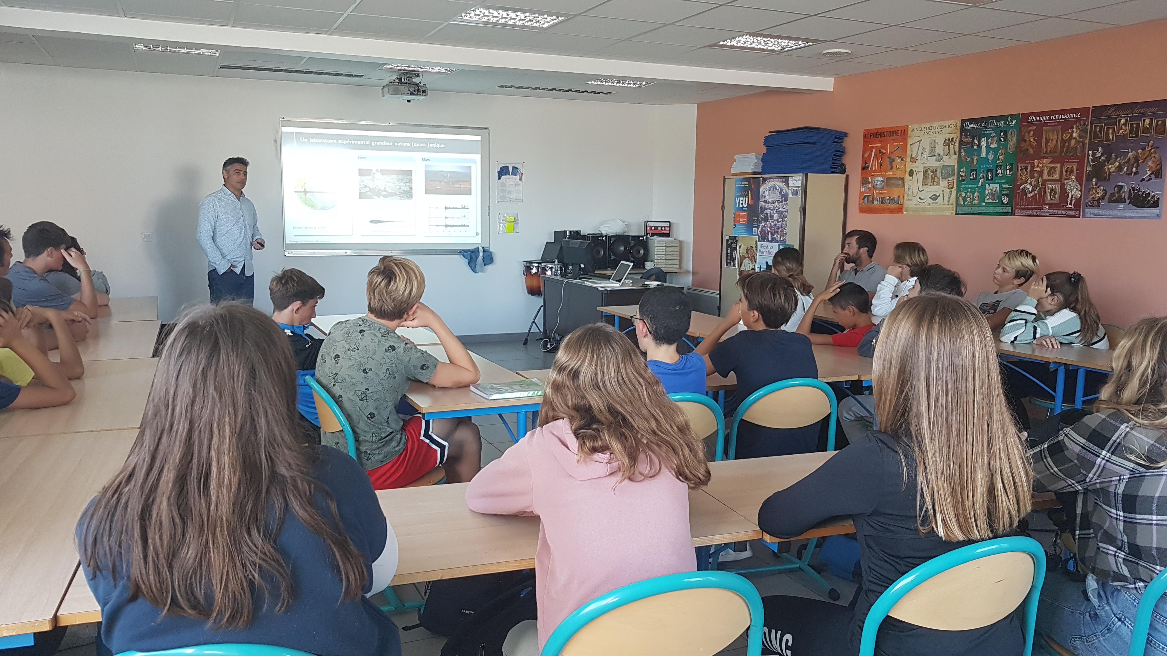 Intervention d'Eric Beucler au collège des Sicardières, le 6 oct. 2023